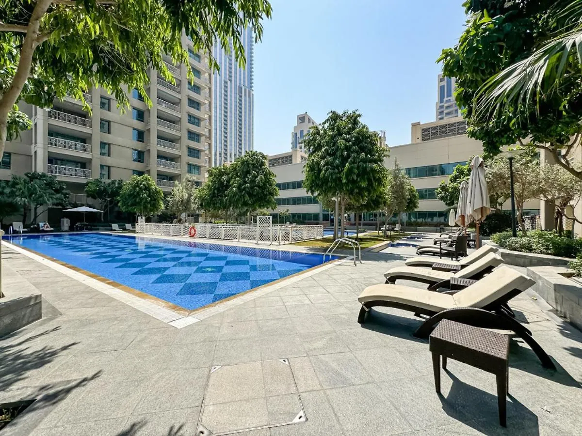 Cosy 2 Bedroom With A Burj Khalifa View ドバイ アパート